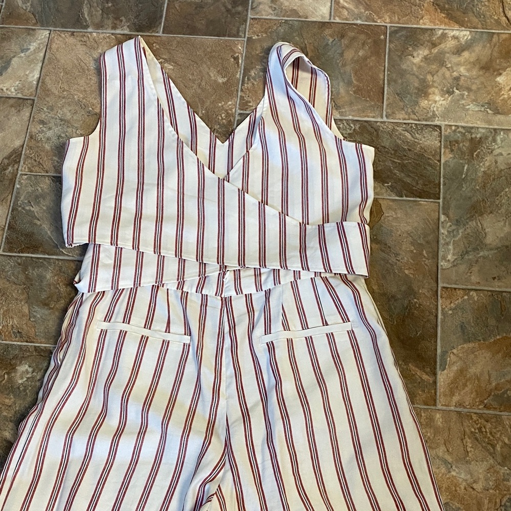 Madison Sz Large Jump Suit Red White Striped Wrap Around Tie Front with Pockets - Picture 5 of 12